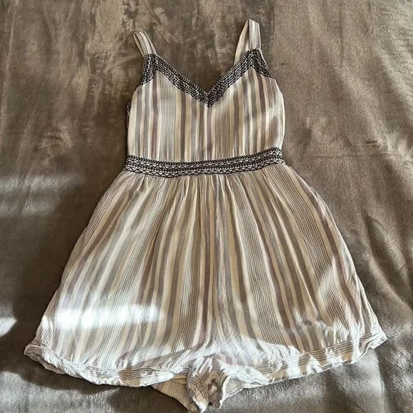 Japna short romper. Size small - Picture 1 of 6